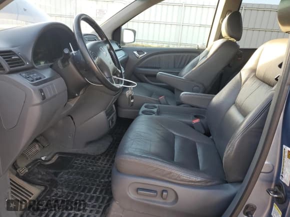 ✅ 2006 Honda Odyssey EX-L • VIN: 5FNRL38746B123750 • Лот: 90249165. Опубликован ранее на Copart с пробегом 264 175 миль. Бесплатный доступ к архиву аукционных продаж из США и подробный отчёт об истории автомобиля на DreamBid. Изображение 7.