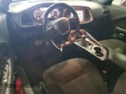 ✅ 2021 Dodge Challenger R/T • VIN: 2C3CDZBT0MH514465 • Lot: 71196534. Wystawiony na Copart z przebiegiem 20 617 mil. Bezpłatny archiwum sprzedaży aukcyjnych z USA i szczegółowy raport historii pojazdu na DreamBid. Zdjęcie 8.