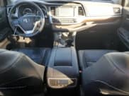 ✅ 2014 Toyota Highlander Limited • VIN: 5TDDKRFH9ES019888 • Lot: 80354915. Wystawiony na Copart z przebiegiem 177 701 mil. Bezpłatny archiwum sprzedaży aukcyjnych z USA i szczegółowy raport historii pojazdu na DreamBid. Zdjęcie 8.