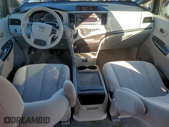 ✅ 2014 Toyota Sienna LE • VIN: 5TDJK3DC2ES072147 • Lot: 96370815. Listed on Copart with 101,572 mi. Free auction sales archive from the USA and detailed vehicle history report at DreamBid. Image 8.