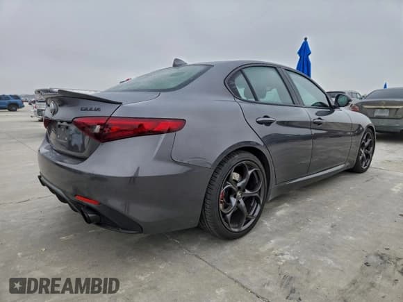 ✅ 2018 Alfa Romeo Giulia Ti Sport • VIN: ZARFAECN2J7597159 • Lot: 96051545. Listed on Copart with 137,589 mi. Free auction sales archive from the USA and detailed vehicle history report at DreamBid. Image 3.