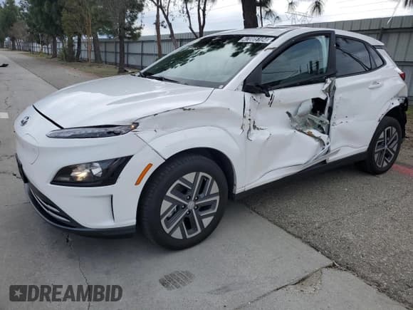 ✅ 2023 Hyundai Kona SEL • VIN: KM8K33AG5PU187411 • Лот: 47005104. Опубликован ранее на Copart с пробегом 16 694 миль. Бесплатный доступ к архиву аукционных продаж из США и подробный отчёт об истории автомобиля на DreamBid. Изображение 1.