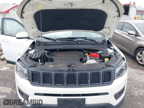 2021 Jeep Compass Latitude with VIN 3C4NJDBB6MT557755, listed as a IAAI auction lot 40976028 with 24,972 mi miles and . Bid and sale history available at DreamBid. Image 10.