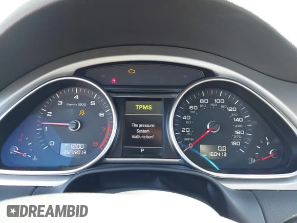 ✅ 2014 Audi Q7 Premium Plus • VIN: WA1LGAFE0ED010569 • Lot: 43578450. Wystawiony na IAAI z przebiegiem 160 413 mil. Bezpłatny archiwum sprzedaży aukcyjnych z USA i szczegółowy raport historii pojazdu na DreamBid. Zdjęcie 7.