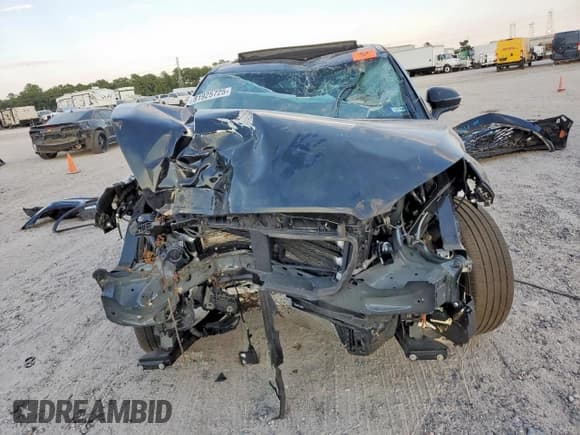 ✅ 2024 Lincoln Corsair Premiere • VIN: 5LMCJ1CA5RUL16514 • Lot: 81925725. Listed on Copart with 16,237 mi. Free auction sales archive from the USA and detailed vehicle history report at DreamBid. Image 5.