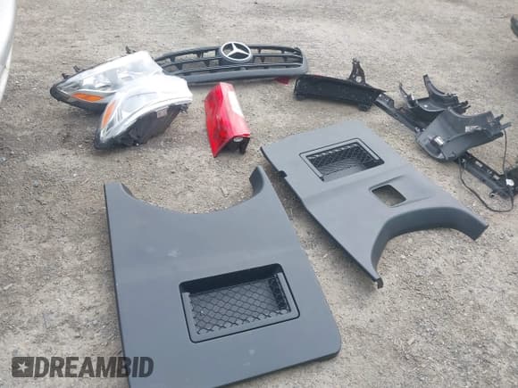 ✅ 2023 Mercedes-Benz Sprinter • VIN: W1W4NBVY8PT131445 • Лот: 41826124. Опубликован ранее на IAAI с пробегом 7 376 миль. Бесплатный доступ к архиву аукционных продаж из США и подробный отчёт об истории автомобиля на DreamBid. Изображение 12.