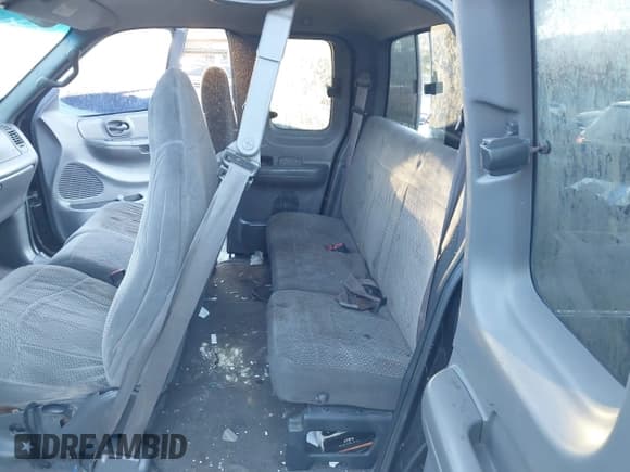 ✅ 1999 Ford F-150 • VIN: 1FTRX18W5XNA56112 • Lot: 43812267. Wystawiony na IAAI z przebiegiem Nie podano. Bezpłatny archiwum sprzedaży aukcyjnych z USA i szczegółowy raport historii pojazdu na DreamBid. Zdjęcie 8.