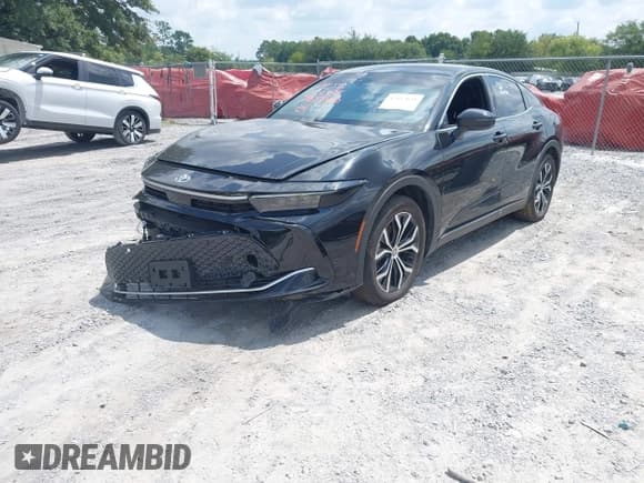 ✅ 2024 Toyota Crown XLE • VIN: JTDAAAAF7R3028366 • Lot: 42857658. Wystawiony na IAAI z przebiegiem 30 618 mil. Bezpłatny archiwum sprzedaży aukcyjnych z USA i szczegółowy raport historii pojazdu na DreamBid. Zdjęcie 2.