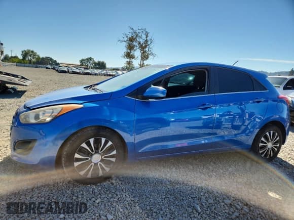 ✅ 2017 Hyundai Elantra • VIN: KMHD35LH5HU352398 • Lot: 89535535. Listed on Copart with 139,228 mi. Free auction sales archive from the USA and detailed vehicle history report at DreamBid. Image 1.