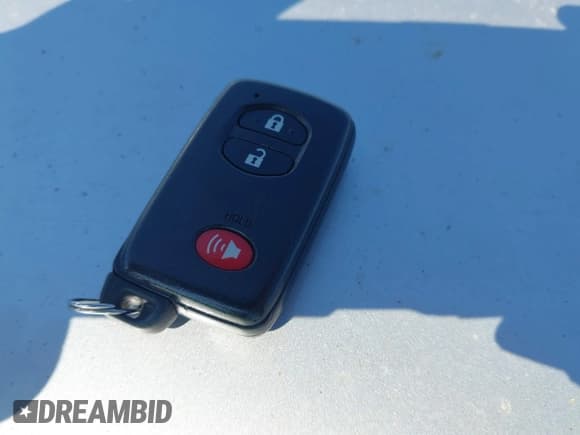 ✅ 2010 Toyota Prius III • VIN: JTDKN3DU2A0106055 • Лот: 43242134. Опубликован ранее на IAAI с пробегом 198 814 миль. Бесплатный доступ к архиву аукционных продаж из США и подробный отчёт об истории автомобиля на DreamBid. Изображение 11.