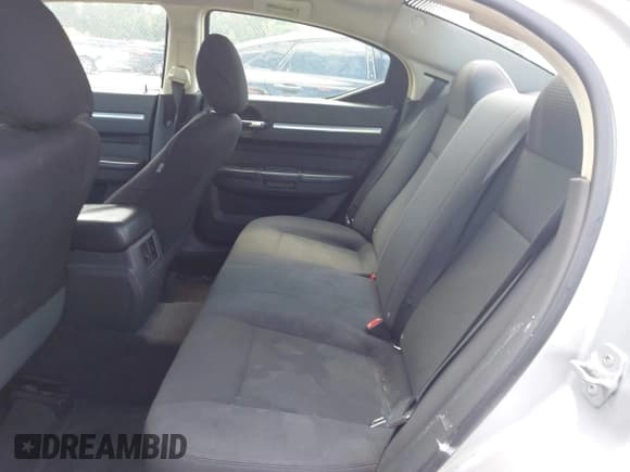 ✅ 2010 Dodge Charger • VIN: 2B3CA4CDXAH271954 • Lot: 43125366. Wystawiony na IAAI z przebiegiem 206 964 mil. Bezpłatny archiwum sprzedaży aukcyjnych z USA i szczegółowy raport historii pojazdu na DreamBid. Zdjęcie 8.