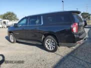 ✅ 2021 Chevrolet Suburban Premier • VIN: 1GNSCFKD9MR313379 • Lot: 81958015. Wystawiony na Copart z przebiegiem 89 882 mil. Bezpłatny archiwum sprzedaży aukcyjnych z USA i szczegółowy raport historii pojazdu na DreamBid. Zdjęcie 2.