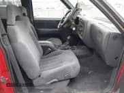 ✅ 1997 Chevrolet Blazer LS • VIN: 1GNDT13W4VK128582 • Lot: 41796941. Wystawiony na IAAI z przebiegiem 93 433 mil. Bezpłatny archiwum sprzedaży aukcyjnych z USA i szczegółowy raport historii pojazdu na DreamBid. Zdjęcie 5.