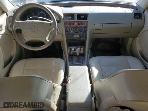 ✅ 1999 Mercedes-Benz C 230/260/280/320 • VIN: WDBHA24GXXA771569 • Lot: 86552065. Wystawiony na Copart z przebiegiem 156 694 mil. Bezpłatny archiwum sprzedaży aukcyjnych z USA i szczegółowy raport historii pojazdu na DreamBid. Zdjęcie 8.