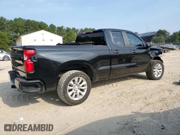 ✅ 2020 Chevrolet Silverado 1500 Custom • VIN: 1GCRYBEF6LZ255423 • Lot: 69133134. Wystawiony na Copart z przebiegiem 82 777 mil. Bezpłatny archiwum sprzedaży aukcyjnych z USA i szczegółowy raport historii pojazdu na DreamBid. Zdjęcie 3.