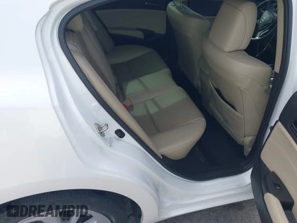 ✅ 2018 Acura ILX Premium • VIN: 19UDE2F76JA007762 • Lot: 41462381. Wystawiony na IAAI z przebiegiem 27 568 mil. Bezpłatny archiwum sprzedaży aukcyjnych z USA i szczegółowy raport historii pojazdu na DreamBid. Zdjęcie 8.