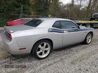✅ 2010 Dodge Challenger R/T Classic • VIN: 2B3CJ5DT4AH103190 • Lot: 76339514. Wystawiony na Copart z przebiegiem 80 086 mil. Bezpłatny archiwum sprzedaży aukcyjnych z USA i szczegółowy raport historii pojazdu na DreamBid. Zdjęcie 3.
