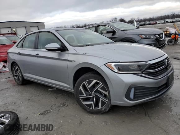 ✅ 2022 Volkswagen Jetta SEL • VIN: 3VWGM7BU5NM031743 • Лот: 44252355. Опубликован ранее на Copart с пробегом Не указан. Бесплатный доступ к архиву аукционных продаж из США и подробный отчёт об истории автомобиля на DreamBid. Изображение 4.