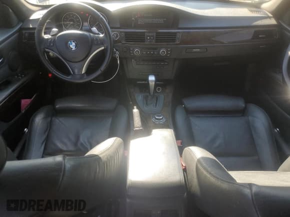 ✅ 2009 BMW 3 Series 335i • VIN: WBAPM73519E191296 • Лот: 76660204. Опубликован ранее на Copart с пробегом 145 894 миль. Бесплатный доступ к архиву аукционных продаж из США и подробный отчёт об истории автомобиля на DreamBid. Изображение 8.