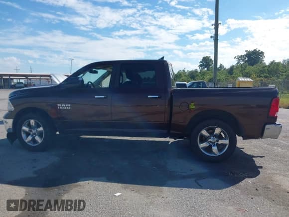 ✅ 2015 Ram 1500 Big Horn • VIN: 1C6RR6LM0FS529953 • Лот: 43481294. Опубликован ранее на IAAI с пробегом 296 060 миль. Бесплатный доступ к архиву аукционных продаж из США и подробный отчёт об истории автомобиля на DreamBid. Изображение 15.