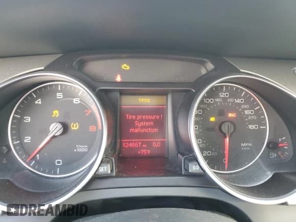 ✅ 2010 Audi A5 Premium Plus • VIN: WAURFAFR7AA003049 • Lot: 83712474. Wystawiony na Copart z przebiegiem 124 667 mil. Bezpłatny archiwum sprzedaży aukcyjnych z USA i szczegółowy raport historii pojazdu na DreamBid. Zdjęcie 9.