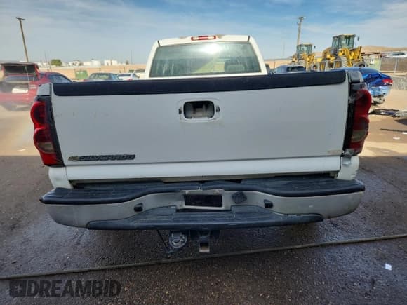 ✅ 2005 Chevrolet Silverado 2500HD LS • VIN: 1GCHK23U95F929468 • Lot: 92312705. Wystawiony na Copart z przebiegiem 314 955 mil. Bezpłatny archiwum sprzedaży aukcyjnych z USA i szczegółowy raport historii pojazdu na DreamBid. Zdjęcie 6.