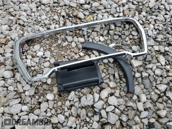 ✅ 2022 GMC Sierra 1500 • VIN: 3GTU9AED2NG143138 • Лот: 84005794. Опубликован ранее на Copart с пробегом 51 762 миль. Бесплатный доступ к архиву аукционных продаж из США и подробный отчёт об истории автомобиля на DreamBid. Изображение 12.