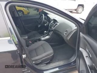 ✅ 2014 Chevrolet Cruze 1LT • VIN: 1G1PC5SB0E7242148 • Lot: 43401415. Wystawiony na IAAI z przebiegiem 206 878 mil. Bezpłatny archiwum sprzedaży aukcyjnych z USA i szczegółowy raport historii pojazdu na DreamBid. Zdjęcie 5.