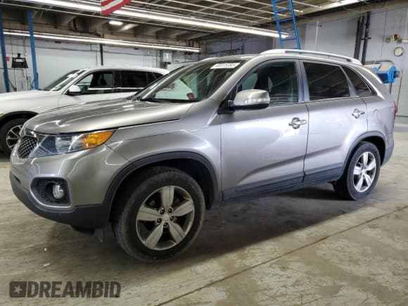 ✅ 2013 Kia Sorento EX • VIN: 5XYKU4A60DG384627 • Lot: 80015395. Listed on Copart with 144,148 mi. Free auction sales archive from the USA and detailed vehicle history report at DreamBid. Image 1.
