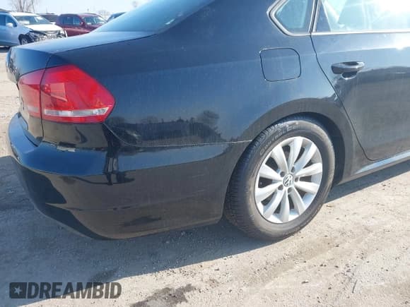 ✅ 2012 Volkswagen Passat S • VIN: 1VWAP7A39CC023813 • Lot: 42007470. Wystawiony na IAAI z przebiegiem 165 737 mil. Bezpłatny archiwum sprzedaży aukcyjnych z USA i szczegółowy raport historii pojazdu na DreamBid. Zdjęcie 16.