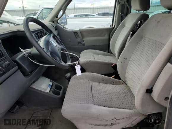 ✅ 2000 Volkswagen EuroVan • VIN: WV2MH4701YH035166 • Лот: 55680175. Опубликован ранее на Copart с пробегом 220 080 миль. Бесплатный доступ к архиву аукционных продаж из США и подробный отчёт об истории автомобиля на DreamBid. Изображение 7.