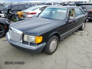 ✅ 1990 Mercedes-Benz 420 SEL • VIN: WDBCA35E8LA539818 • Lot: 45764444. Wystawiony na Copart z przebiegiem 219 036 mil. Bezpłatny archiwum sprzedaży aukcyjnych z USA i szczegółowy raport historii pojazdu na DreamBid. Zdjęcie 1.