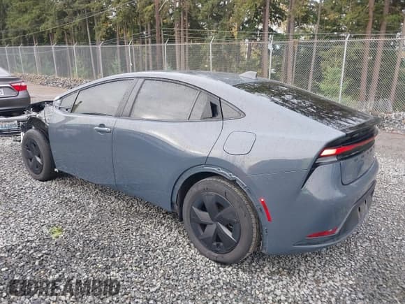 ✅ 2023 Toyota Prius LE • VIN: JTDACAAU6P3004985 • Lot: 43451191. Wystawiony na IAAI z przebiegiem 29 165 mil. Bezpłatny archiwum sprzedaży aukcyjnych z USA i szczegółowy raport historii pojazdu na DreamBid. Zdjęcie 3.