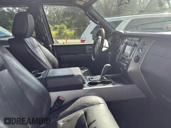 ✅ 2011 Ford Expedition Limited • VIN: 1FMJU1K51BEF04064 • Лот: 86322235. Опубликован ранее на Copart с пробегом 204 501 миль. Бесплатный доступ к архиву аукционных продаж из США и подробный отчёт об истории автомобиля на DreamBid. Изображение 5.