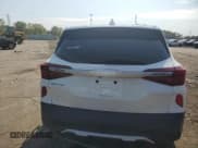 ✅ 2023 Kia Seltos LX • VIN: KNDEPCAAXP7385806 • Lot: 90774665. Wystawiony na Copart z przebiegiem Nie podano. Bezpłatny archiwum sprzedaży aukcyjnych z USA i szczegółowy raport historii pojazdu na DreamBid. Zdjęcie 6.