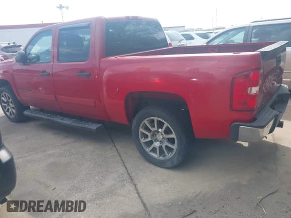 ✅ 2008 Chevrolet Silverado 1500 1LT • VIN: 2GCEC13J681148757 • Lot: 43469479. Wystawiony na IAAI z przebiegiem 236 553 mil. Bezpłatny archiwum sprzedaży aukcyjnych z USA i szczegółowy raport historii pojazdu na DreamBid. Zdjęcie 3.