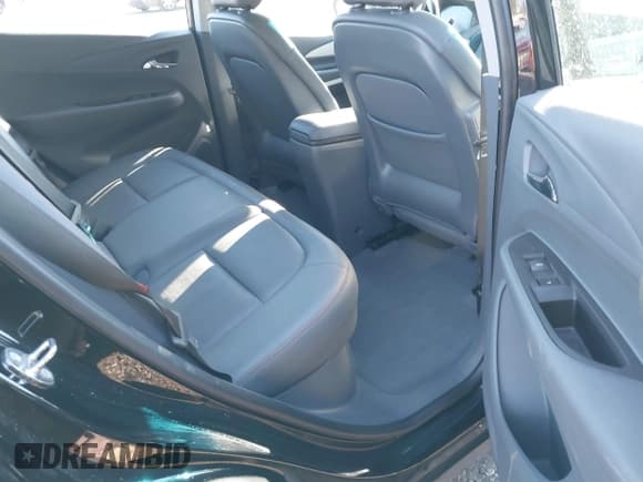 ✅ 2018 Chevrolet Bolt EV Premier • VIN: 1G1FX6S0XJ4108876 • Lot: 41396471. Wystawiony na IAAI z przebiegiem 39 533 mil. Bezpłatny archiwum sprzedaży aukcyjnych z USA i szczegółowy raport historii pojazdu na DreamBid. Zdjęcie 8.