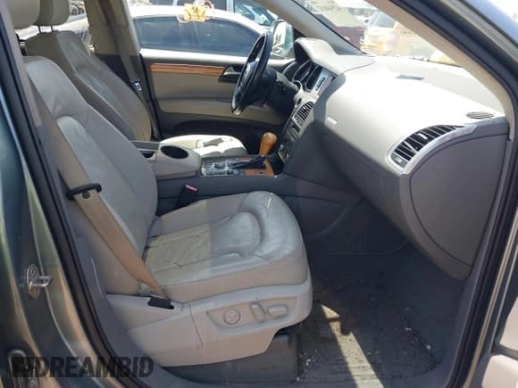 ✅ 2008 Audi Q7 Premium • VIN: WA1BV74L98D031947 • Lot: 42544652. Wystawiony na IAAI z przebiegiem Nie podano. Bezpłatny archiwum sprzedaży aukcyjnych z USA i szczegółowy raport historii pojazdu na DreamBid. Zdjęcie 5.