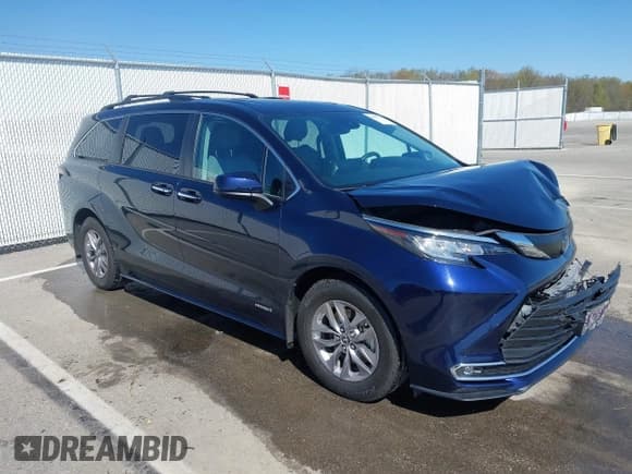 ✅ 2021 Toyota Sienna XLE • VIN: 5TDJRKEC2MS023873 • Lot: 42007925. Listed on IAAI with 75,909 mi. Free auction sales archive from the USA and detailed vehicle history report at DreamBid. Image 1.