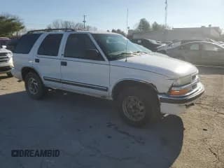 ✅ 2000 Chevrolet Blazer LS • VIN: 1GNDT13W7YK154100 • Lot: 86361034. Wystawiony na Copart z przebiegiem Nie podano. Bezpłatny archiwum sprzedaży aukcyjnych z USA i szczegółowy raport historii pojazdu na DreamBid. Zdjęcie 4.