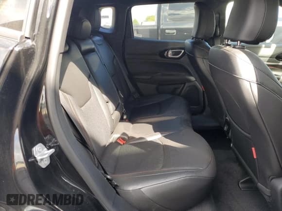 ✅ 2025 Jeep Compass Trailhawk • VIN: 3C4NJDDN5ST570100 • Lot: 87099275. Wystawiony na Copart z przebiegiem 9 876 mil. Bezpłatny archiwum sprzedaży aukcyjnych z USA i szczegółowy raport historii pojazdu na DreamBid. Zdjęcie 11.