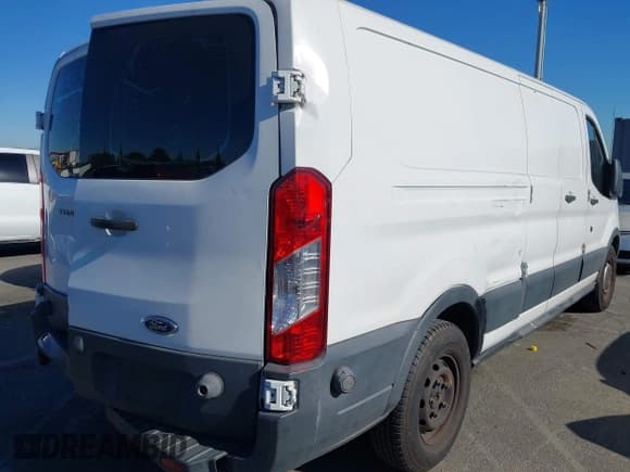 ✅ 2016 Ford Transit Cargo • VIN: 1FTYE9ZM5GKA61096 • Lot: 43857358. Wystawiony na IAAI z przebiegiem 216 016 mil. Bezpłatny archiwum sprzedaży aukcyjnych z USA i szczegółowy raport historii pojazdu na DreamBid. Zdjęcie 6.