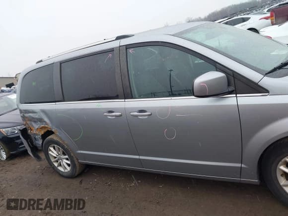 ✅ 2019 Dodge Grand Caravan SXT • VIN: 2C4RDGCGXKR724817 • Lot: 41128378. Listed on IAAI with 100,234 mi. Free auction sales archive from the USA and detailed vehicle history report at DreamBid. Image 13.