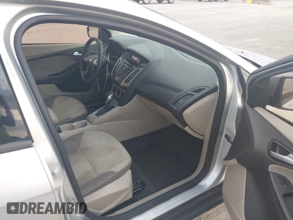 ✅ 2013 Ford Focus SE • VIN: 1FADP3F2XDL201650 • Lot: 43514440. Wystawiony na IAAI z przebiegiem 144 903 mil. Bezpłatny archiwum sprzedaży aukcyjnych z USA i szczegółowy raport historii pojazdu na DreamBid. Zdjęcie 5.