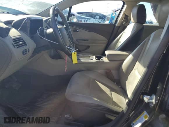 2013 Chevrolet Volt z VIN 1G1RD6E42DU131190, wystawiony jako Copart lot #87436535 z przebiegiem 177 177 mil mil oraz Czysty tytuł • Clean title. Historia ofert i sprzedaży dostępna na DreamBid. Obrazek 7.