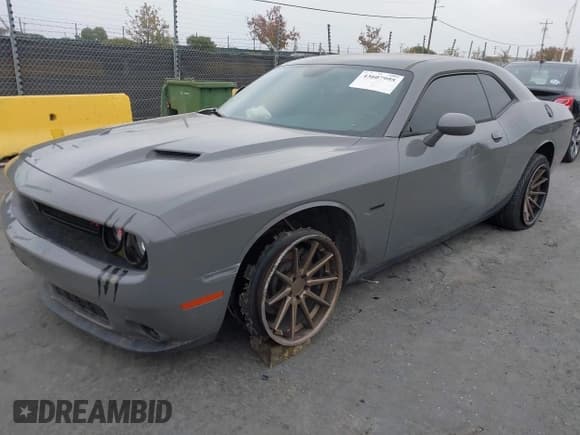 ✅ 2017 Dodge Challenger R/T • VIN: 2C3CDZBT8HH665267 • Лот: 43607995. Опубликован ранее на IAAI с пробегом 155 758 миль. Бесплатный доступ к архиву аукционных продаж из США и подробный отчёт об истории автомобиля на DreamBid. Изображение 2.