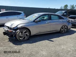 ✅ 2025 Hyundai Elantra SEL Sport • VIN: KMHLM4DG0SU876798 • Лот: 71768515. Размещён на Copart с пробегом 11 398 миль миль. Получите бесплатный доступ к архиву аукционных продаж из США и посмотрите подробный отчёт об истории автомобиля на DreamBid. Изображение 1.