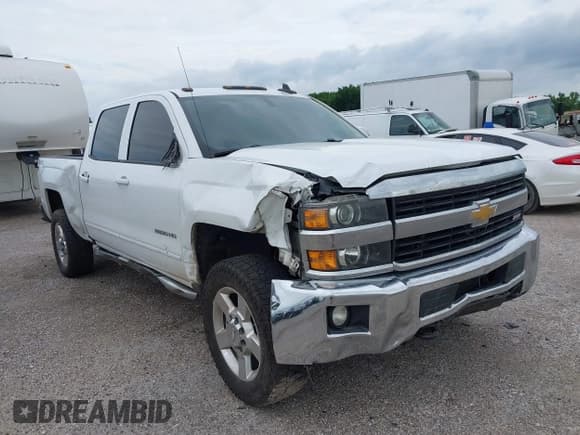 ✅ 2017 Chevrolet Silverado 2500HD LT • VIN: 1GC1KVEG6HF101957 • Lot: 42343984. Listed on IAAI with 313,934 mi. Free auction sales archive from the USA and detailed vehicle history report at DreamBid. Image 1.