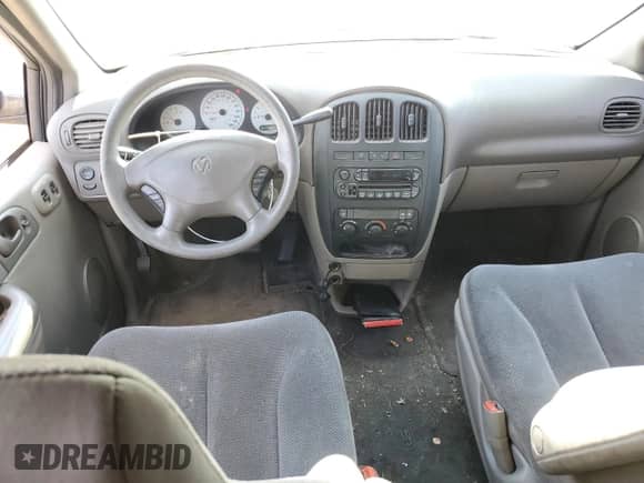 2002 Dodge Caravan SE z VIN 1B4GP25352B577135, wystawiony jako Copart lot #60740374 z przebiegiem 211 880 mil mil oraz Czysty tytuł • Clean title. Historia ofert i sprzedaży dostępna na DreamBid. Obrazek 8.