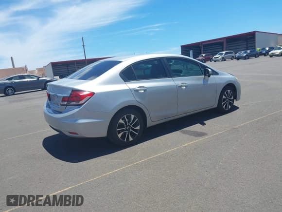 ✅ 2015 Honda Civic EX • VIN: 2HGFB2F89FH529563 • Lot: 42757405. Wystawiony na IAAI z przebiegiem 145 707 mil. Bezpłatny archiwum sprzedaży aukcyjnych z USA i szczegółowy raport historii pojazdu na DreamBid. Zdjęcie 4.